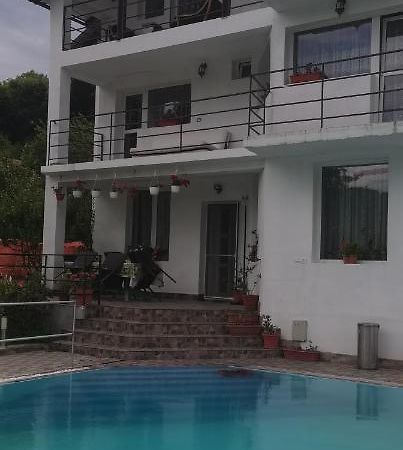 Labebe - Vidraru Hotel Arefu Exterior photo